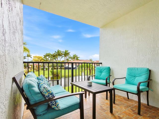 316 Villa Circle, Boynton Beach, FL 33435
