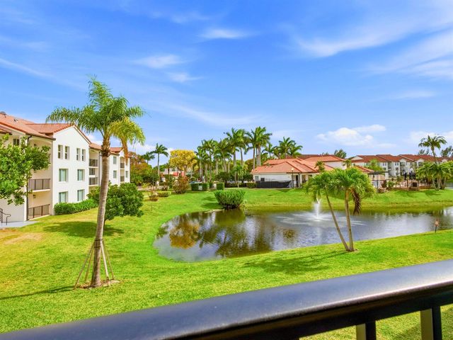 316 Villa Circle, Boynton Beach, FL 33435
