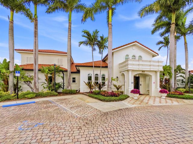 316 Villa Circle, Boynton Beach, FL 33435