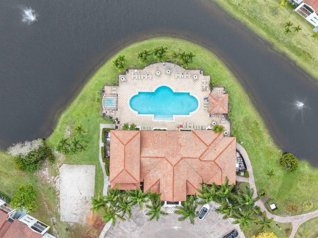 316 Villa Circle, Boynton Beach, FL 33435