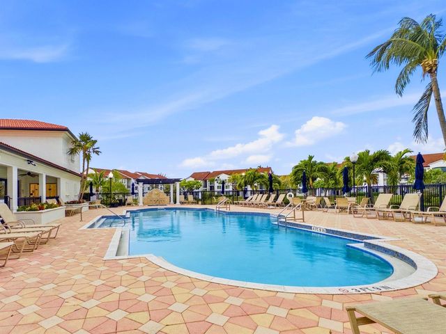 316 Villa Circle, Boynton Beach, FL 33435