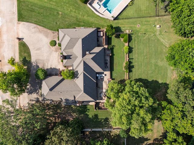 503 Lakeside Court, Shawnee, OK 74801
