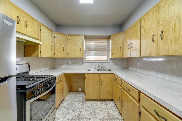 6402 Santos ST, Austin, TX 78741