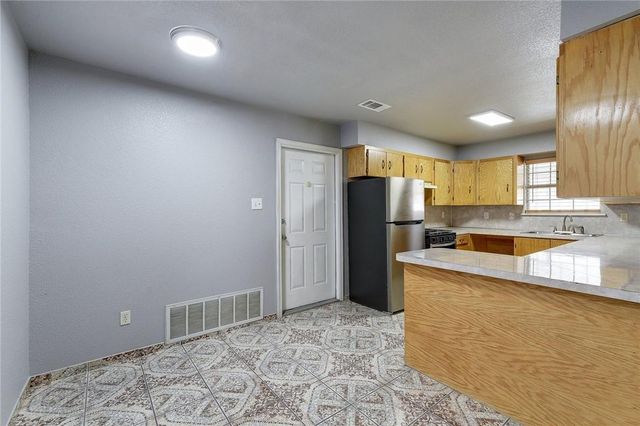 6402 Santos ST, Austin, TX 78741
