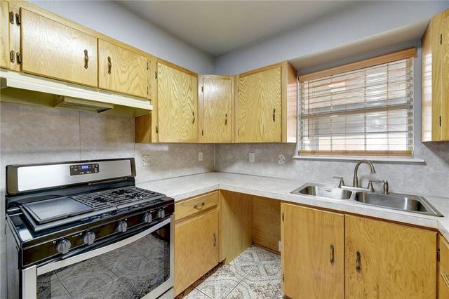6402 Santos ST, Austin, TX 78741