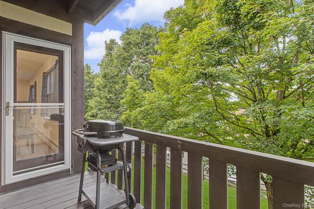 962 Sierra Vista Lane, Valley Cottage, NY 10989