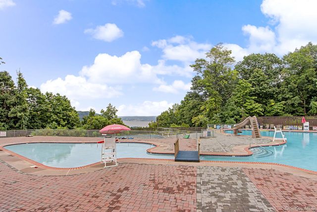 962 Sierra Vista Lane, Valley Cottage, NY 10989