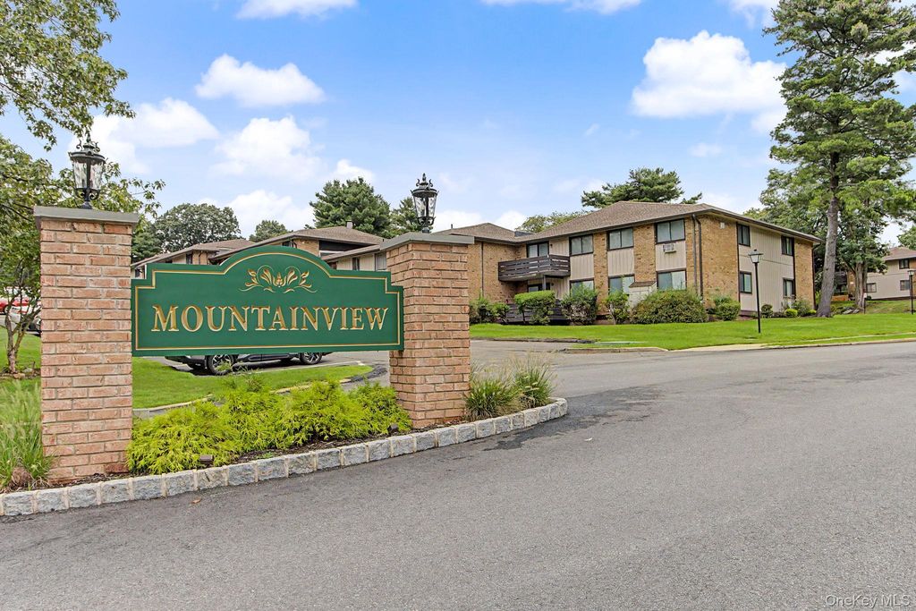962 Sierra Vista Lane, Valley Cottage, NY 10989 — exterior