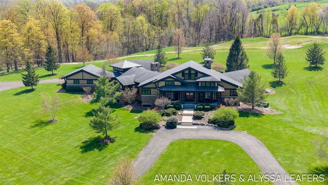 10306 Ivanrest Avenue, Byron Center, MI 49315