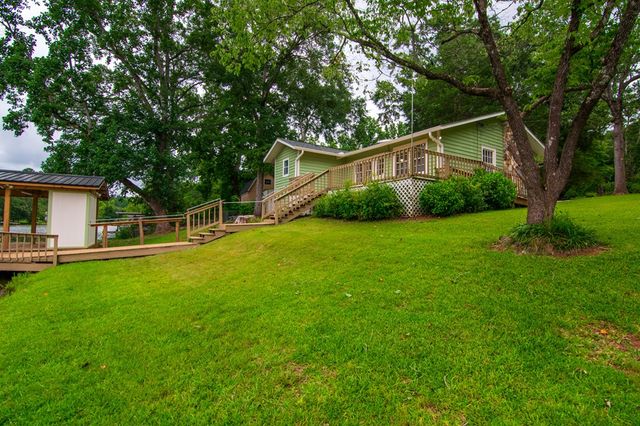 1671 West Pine Lake Drive, West Point, GA 31833