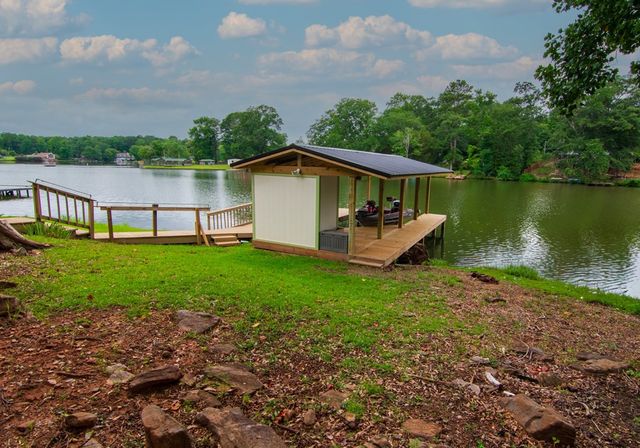 1671 West Pine Lake Drive, West Point, GA 31833