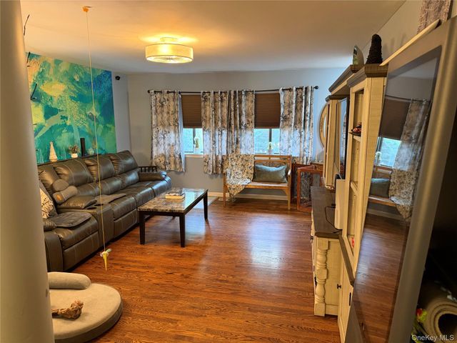 268 Maplewood Drive, South Salem, NY 10590