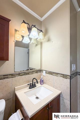 3319 S 40th Street, Omaha, NE 68105