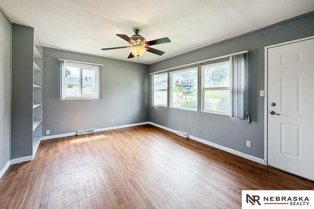 3319 S 40th Street, Omaha, NE 68105