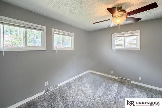 3319 S 40th Street, Omaha, NE 68105