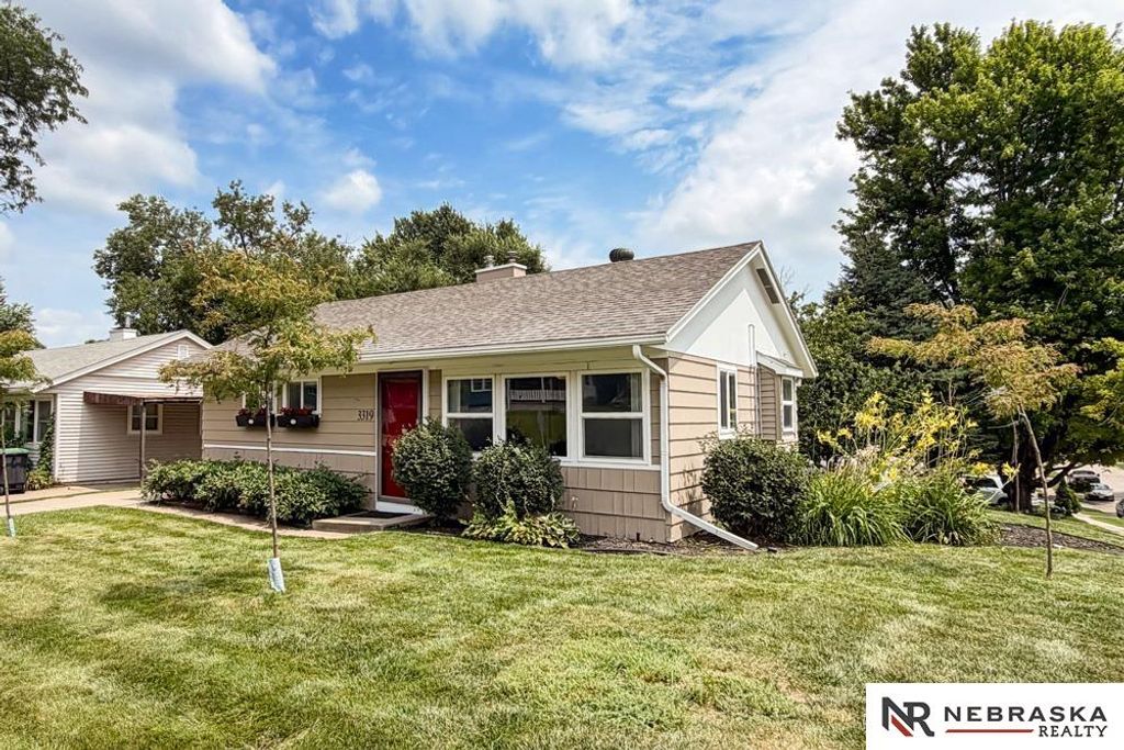 3319 S 40th Street, Omaha, NE 68105
