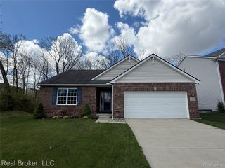 1313 Secretariat Way, Oceola Township, MI 48843