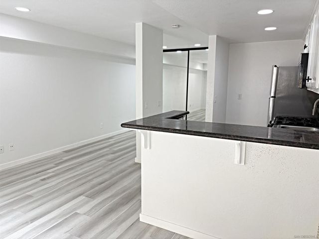 3967 Nobel 249, San Diego, CA 92122