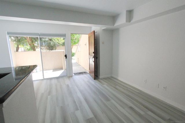 3967 Nobel 249, San Diego, CA 92122