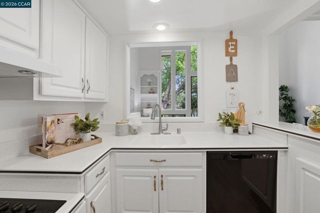 1252 Singingwood Ct. 3, Walnut Creek, CA 94595