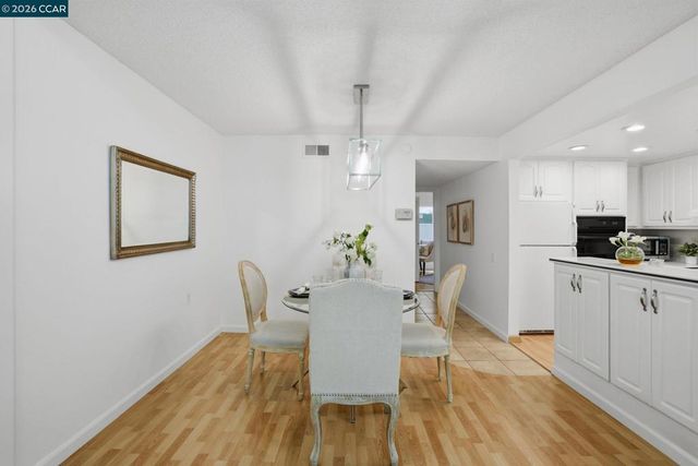 1252 Singingwood Ct. 3, Walnut Creek, CA 94595