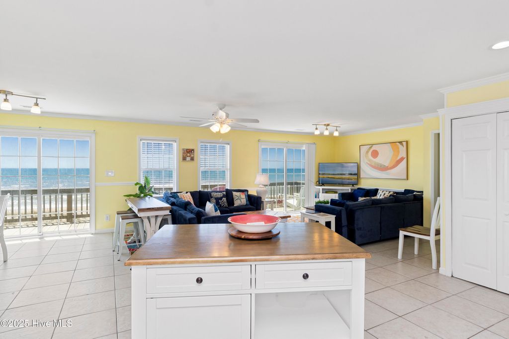 Image 10 of property listing at 101 Ocean Drive, Emerald Isle, NC 28594