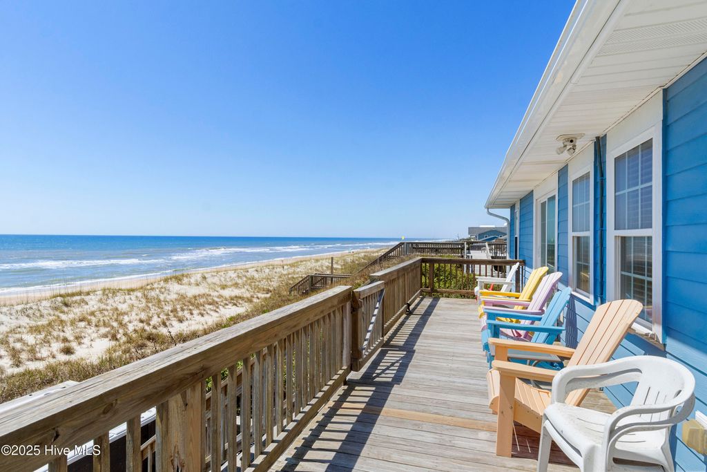Image 17 of property listing at 101 Ocean Drive, Emerald Isle, NC 28594