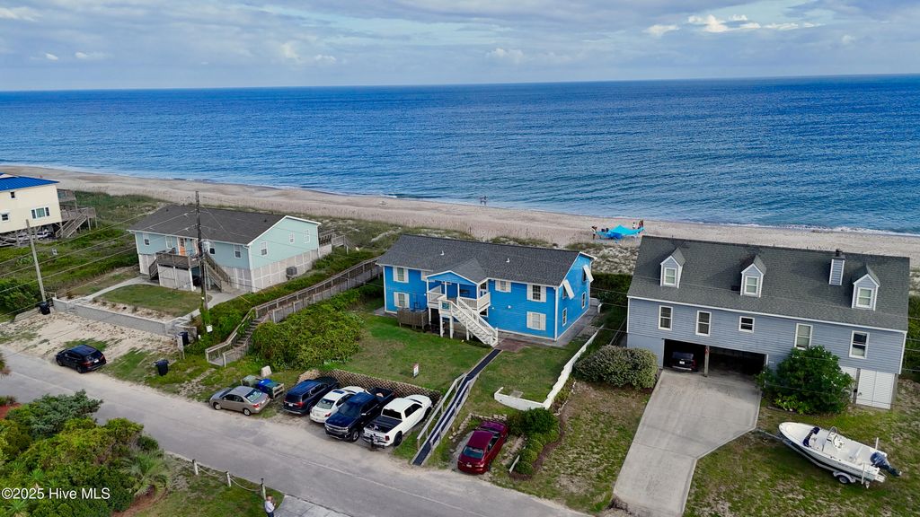 Image 20 of property listing at 101 Ocean Drive, Emerald Isle, NC 28594