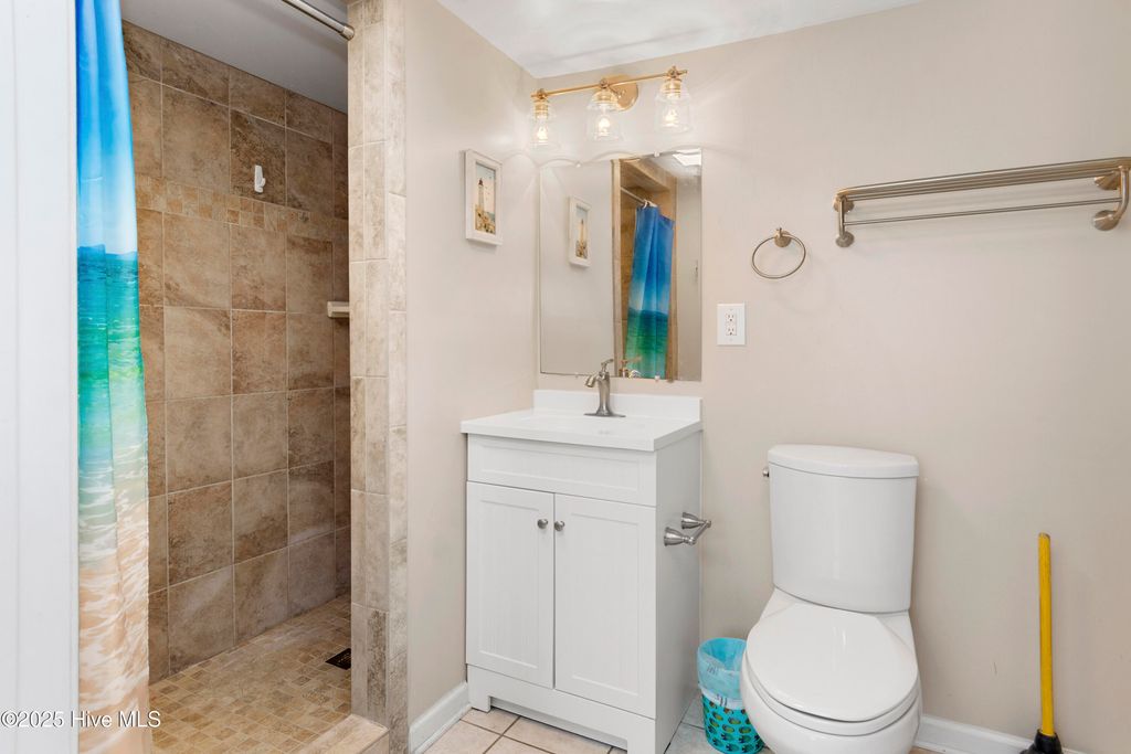 Image 30 of property listing at 101 Ocean Drive, Emerald Isle, NC 28594