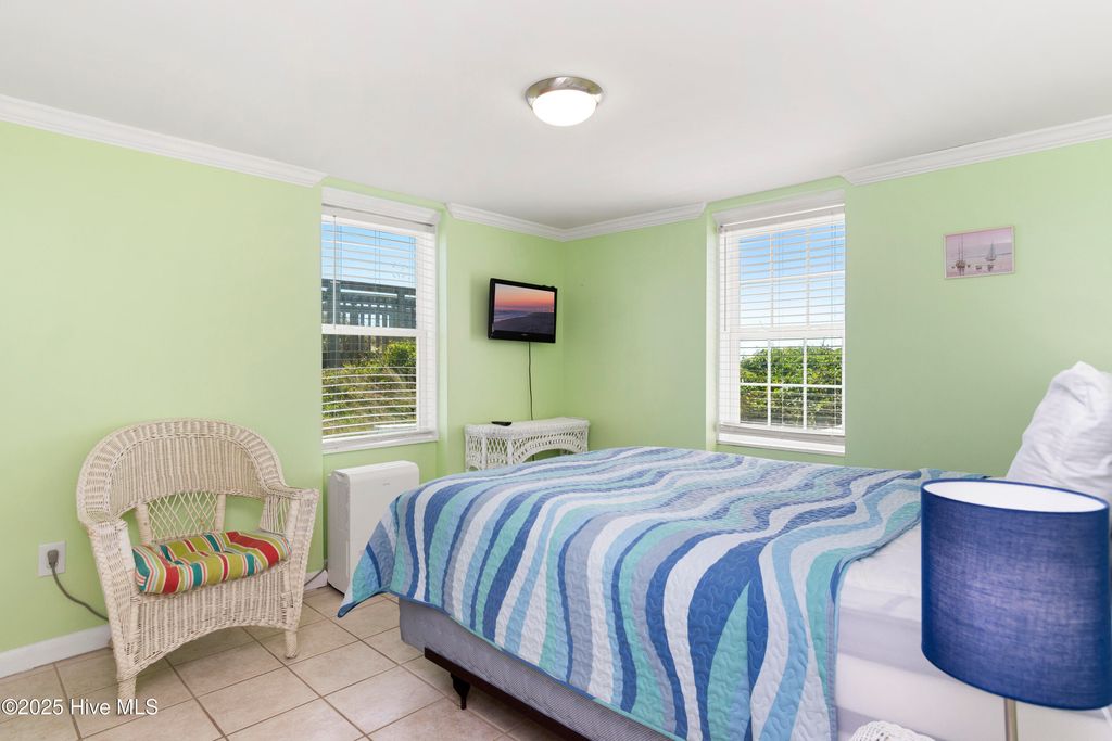 Image 32 of property listing at 101 Ocean Drive, Emerald Isle, NC 28594