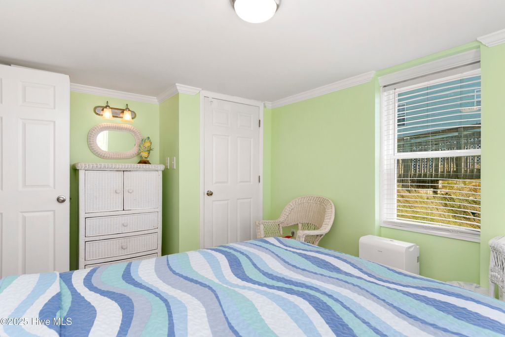 Image 33 of property listing at 101 Ocean Drive, Emerald Isle, NC 28594