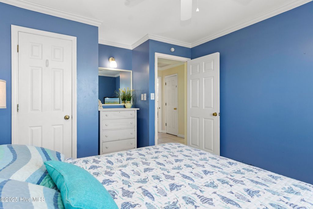 Image 41 of property listing at 101 Ocean Drive, Emerald Isle, NC 28594