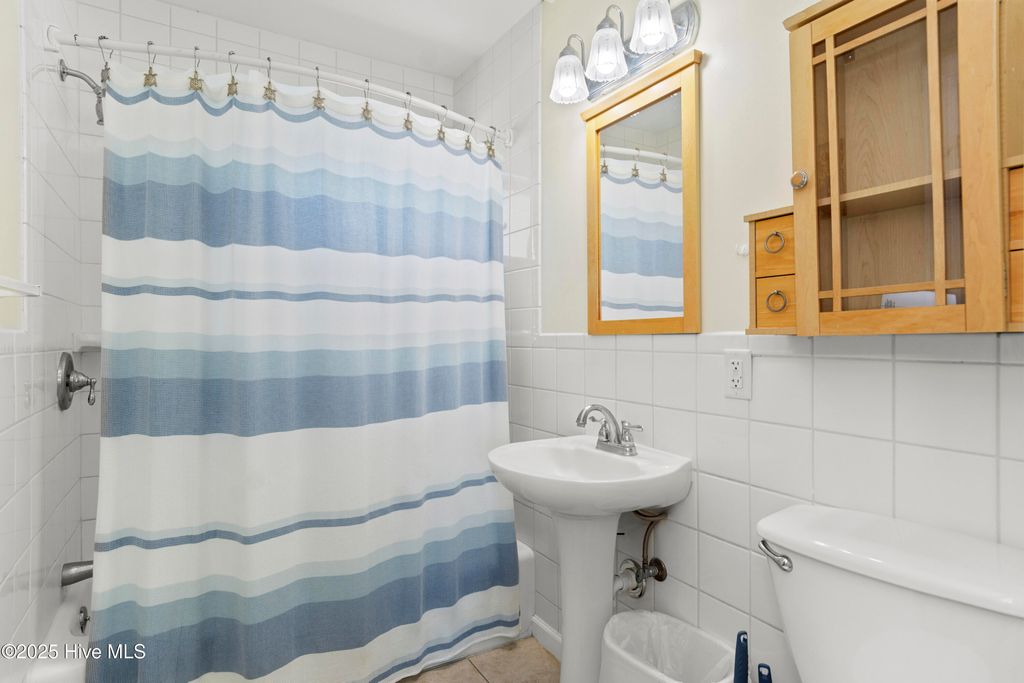 Image 42 of property listing at 101 Ocean Drive, Emerald Isle, NC 28594