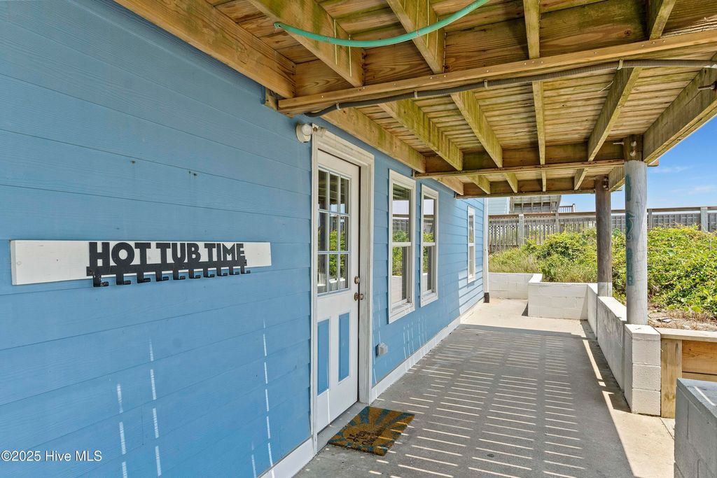 Image 58 of property listing at 101 Ocean Drive, Emerald Isle, NC 28594