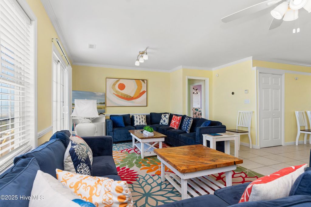 Image 8 of property listing at 101 Ocean Drive, Emerald Isle, NC 28594