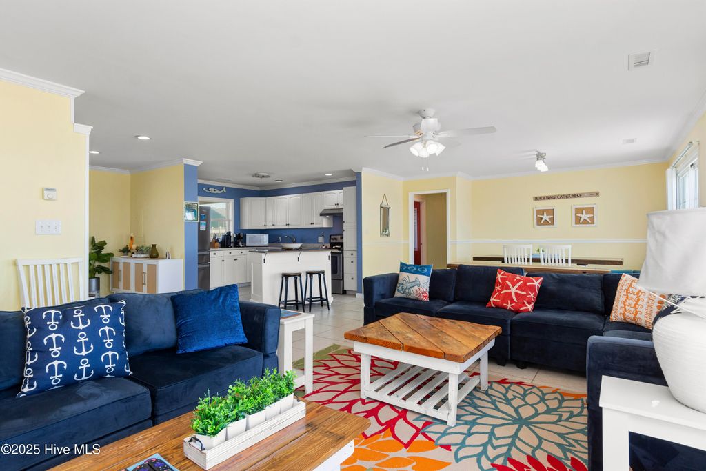 Image 9 of property listing at 101 Ocean Drive, Emerald Isle, NC 28594