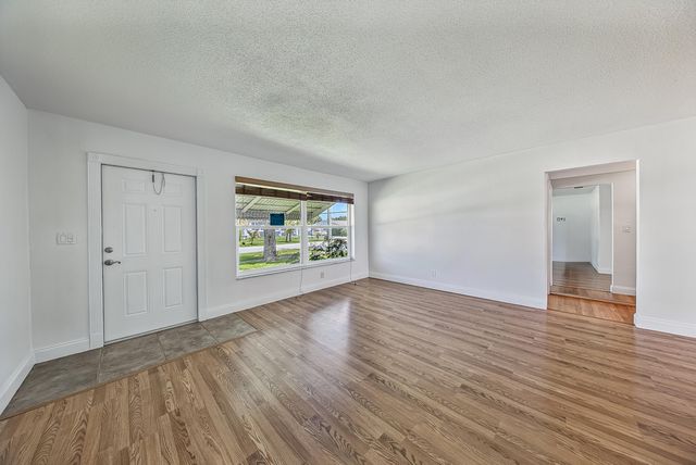 2521 N Cypress Road, Pompano Beach, FL 33064