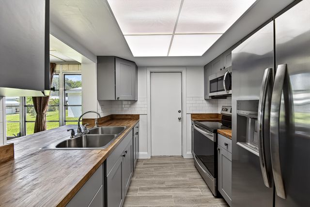 2521 N Cypress Road, Pompano Beach, FL 33064