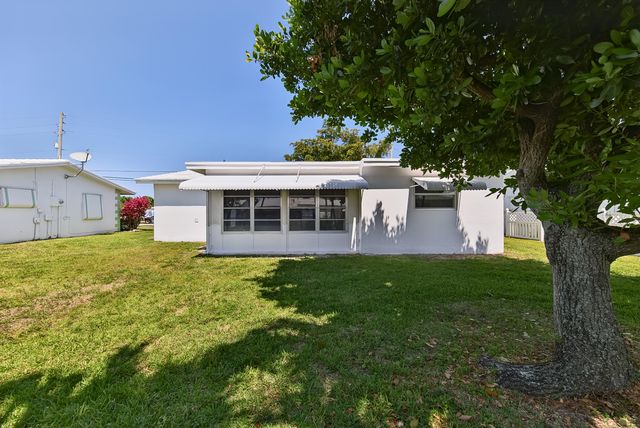 2521 N Cypress Road, Pompano Beach, FL 33064