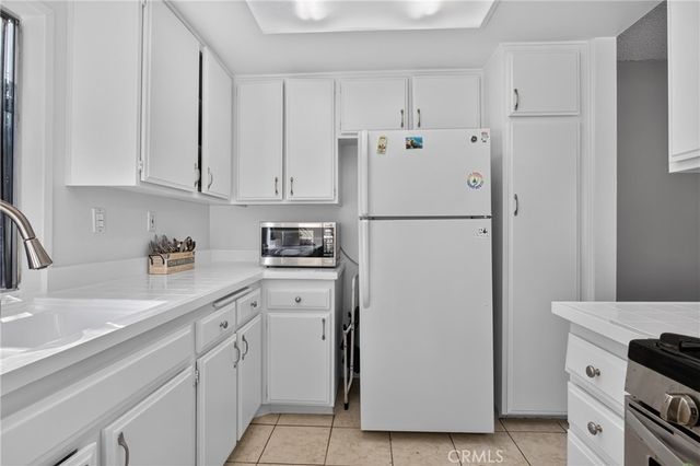 14168 Oro Grande St., Sylmar, CA 91342