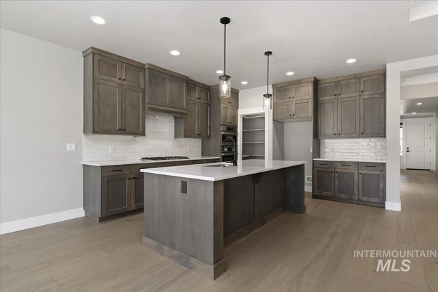 6614 N Good Dr, Eagle, ID 83629