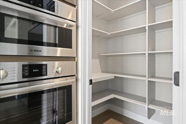 6614 N Good Dr, Eagle, ID 83629