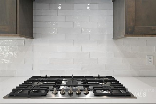 6614 N Good Dr, Eagle, ID 83629