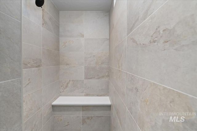 6614 N Good Dr, Eagle, ID 83629