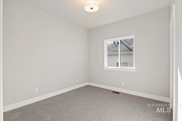 6614 N Good Dr, Eagle, ID 83629