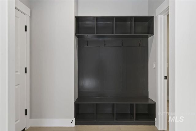 6614 N Good Dr, Eagle, ID 83629