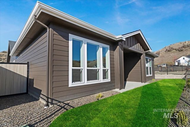 6614 N Good Dr, Eagle, ID 83629