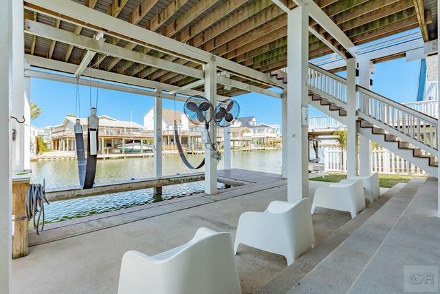 16518 Jamaica Cove Road, Jamaica Beach, TX 77554