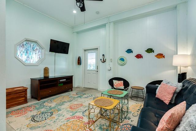 16518 Jamaica Cove Road, Jamaica Beach, TX 77554