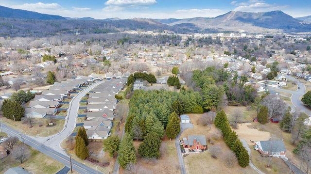 7951 Barrens RD, Roanoke, VA 24019